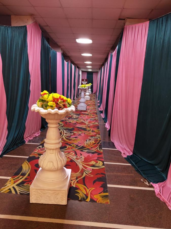 Hisār Kartikay Hotel מראה חיצוני תמונה