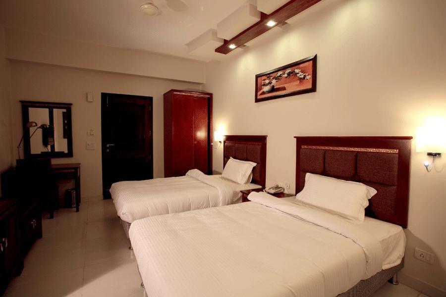 Hisār Kartikay Hotel מראה חיצוני תמונה