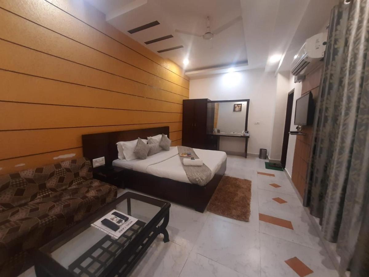 Hisār Kartikay Hotel מראה חיצוני תמונה