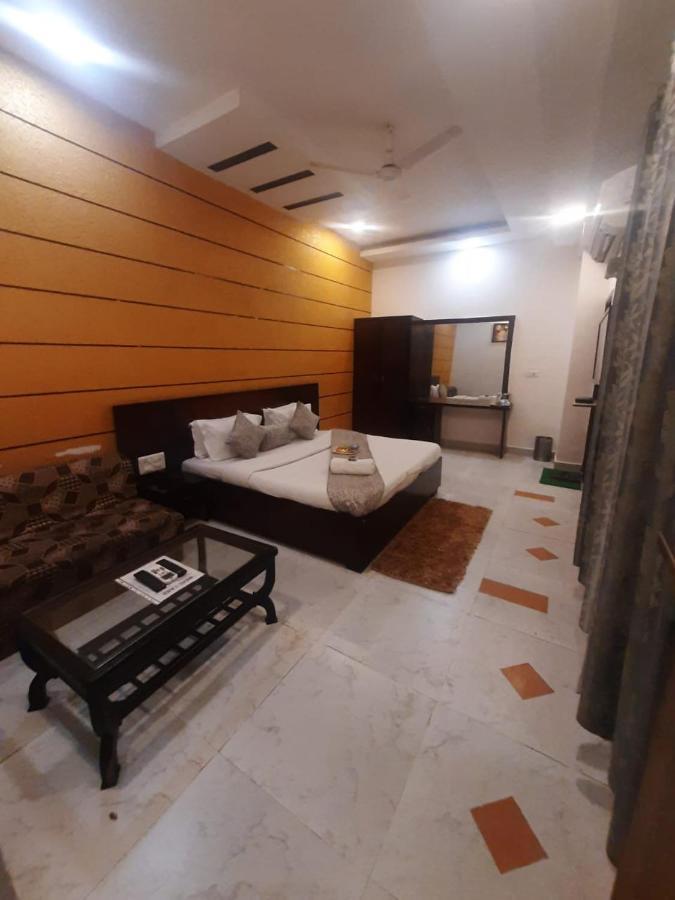 Hisār Kartikay Hotel מראה חיצוני תמונה