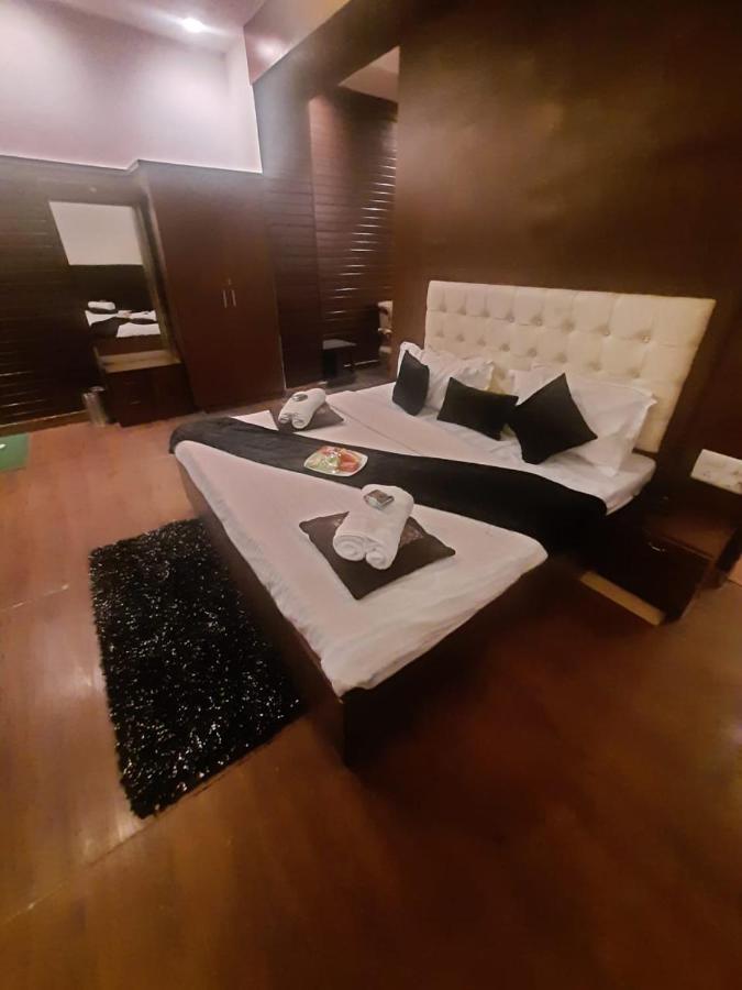Hisār Kartikay Hotel מראה חיצוני תמונה