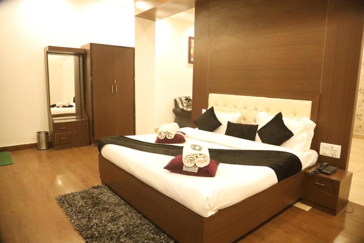 Hisār Kartikay Hotel מראה חיצוני תמונה