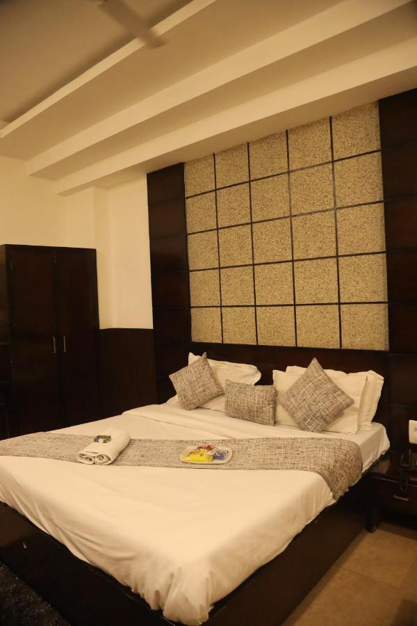 Hisār Kartikay Hotel מראה חיצוני תמונה