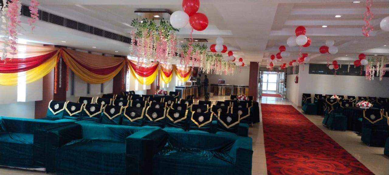 Hisār Kartikay Hotel מראה חיצוני תמונה